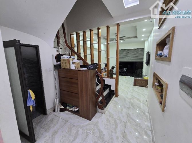 Nhà Cực Đẹp, Phố Lê Hồng Phong, cạnh chợ Hà Đông, 80m 4 tầng 5 ngủ, Giá nhỉnh 11 tỷ(có TL) - 1