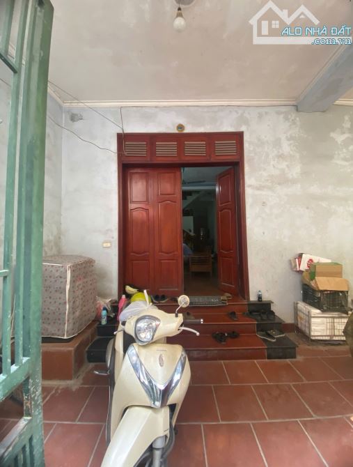 Bán nhà tựu phúc nhà dân xây khung cột chắc nịch, cách 1 nhà ra ô tô tránh. - 1