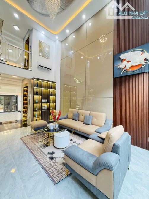 "Bán nhà mặt tiền K300 F12, Tân Bình , dt 143m2, nhà 4 lầu 8 phòng, giá 20.5 tỷ TL - 1