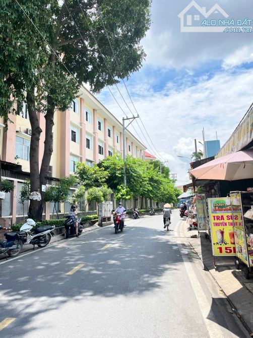 Bán Nhà MT Nguyễn Hữu Cầu – 4 Lầu – 120m² – Giá 18 Tỷ – Trung Chánh Hóc Môn - 1