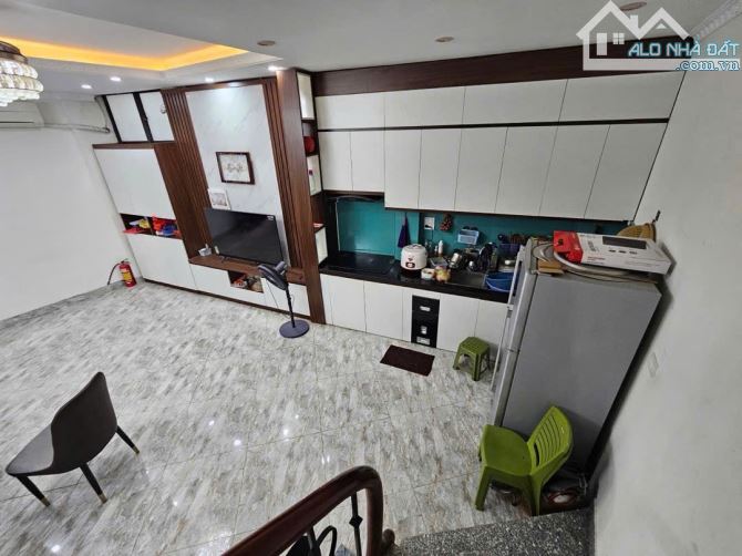 Bán Nhà Bồ đề Long Biên, 35m2, 6 tầng, mặt tiền 6m, vị trí đẹp,gần phố, giá 6.6 tỷ - 1