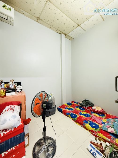 🏘🔥GIÁP QUẬN 11 – 2 TẦNG - 4PN - HẺM XE HƠI – 48M2 - SỔ VUÔNG ĐÉT - P.LÝ CHUẨN-CHỈ 5,5 TỶ - 1