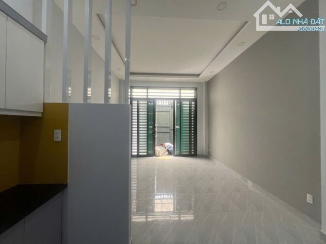 NHÀ ĐẸP NGUYỄN KIỆM - ĐỐI DIỆN BV 175 - 40M2 - 4 TẦNG - CHỈ 7.X TỶ - MẶT TIỀN XE HƠI THÔNG - 1