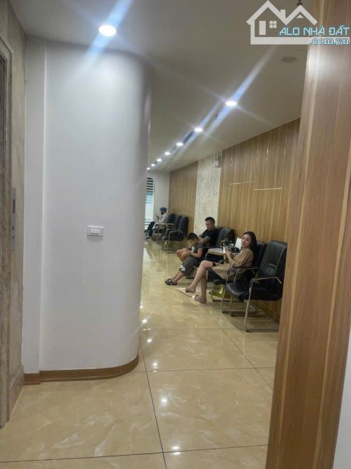 MẶT PHỐ TRẦN QUỐC VƯỢNG 130m MT 9m 9 TẦNG 3 VÒNG CÂN ĐỐI ĐẸP KHÔNG TÌ VẾT 87 TỶ - 1