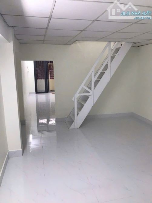 Bán nhà BÌNH THẠNH _ sát MẶT TIỀN đường Phan Văn Trị _ XE HƠI ngủ nhà - 1