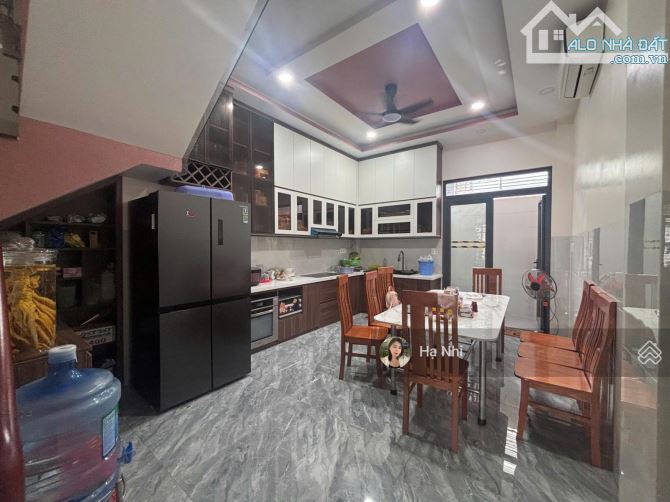 Nhà Đẹp 3 Tầng 2 MT thiết kế Hiện Đại Chỉ 8.4tỷ Hẻm xe tăng Hồ Bá Phấn, ga Metro 500m - 1