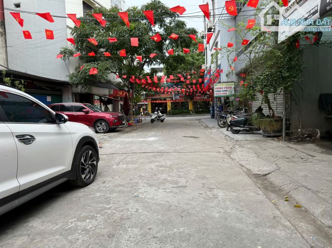 SIÊU PHẨM LÔ GÓC,BÁN NHÀ 40M2 5 TẦNG-12 TỈ-VỈA HÈ ÔTÔ TRÁNH,TRUNG TÂM VIỆT HƯNG  LONG BIÊN - 1