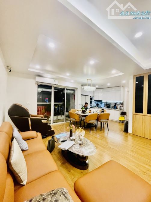 CHUNG CƯ XUÂN LA SANG XỊN- KHU ĐT VĂN MINH GIÁ 9.9 TỶ MÀ ĐƯỢC HẲN 102 M2 - 1
