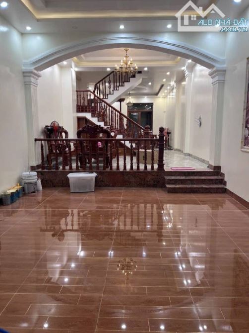 NHÀ ĐẸP 3TẦNG - ĐƯỜNG S 8M- VỈA HÈ 4M -5x19- Ô TÔ TRONG - PHÚ MỸ Q7- CHỈ 17.3 TỶ TL - 1