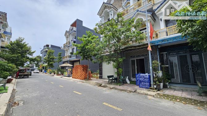 Bán nhà 1 trệt 2 lầu gần ngã tư Miếu Ông Cù, p.Bình Chuẩn, Tp.Thuận An chỉ 3tyy900TL M7635 - 1