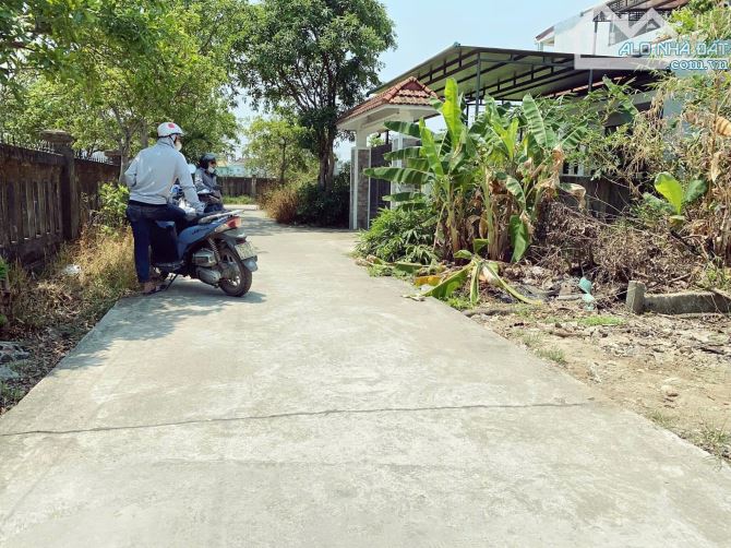 Lô đất đẹp Lại Thế bên cạnh sân Bóng. P Phú Thượng. TP Huế. Hướng Đông 22,5trm2 - 1