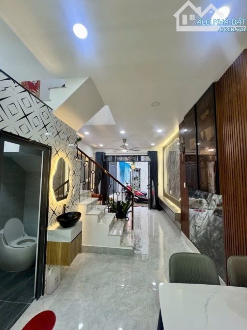Huỳnh Văn Nghệ 2 tầng 4x8m cách mặt tiền Huỳnh Văn Nghệ 60m chỉ 4.93 tỷ - 1