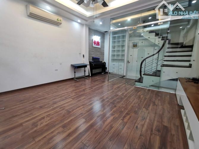 Cho thuê nhà ngõ Phố Thái Hà,Trung Liệt, Đống Đa. DT 30m x 5 tầng, giá 20tr - 1