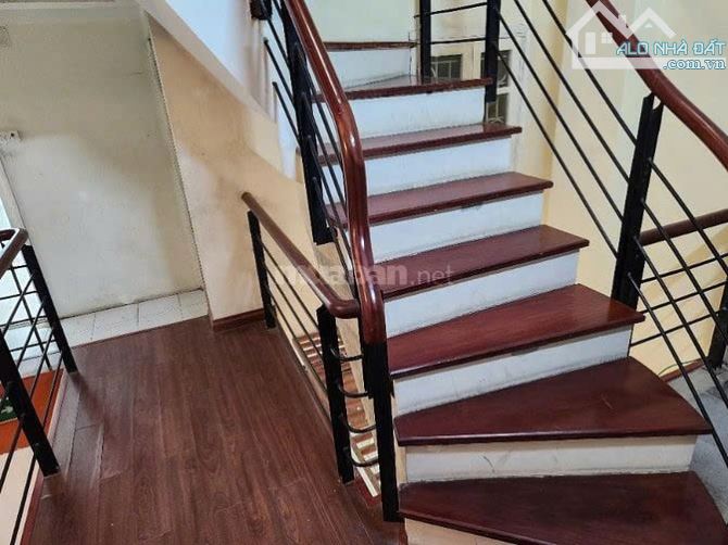 Cho thuê nhà nguyên căn ngõ 371 Đê La Thành, Ô Chợ Dừa, Đống Đa. DT 45m x 5 tầng, giá 18tr - 1