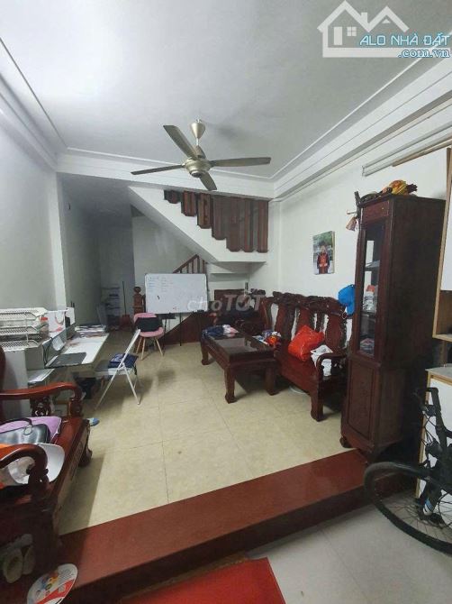 Cho thuê nhà nguyên căn Ngõ 8 Lê Quang Đạo, Phú Đô, Nam Từ Liêm. DT 35m x 5 tầng, giá - 1