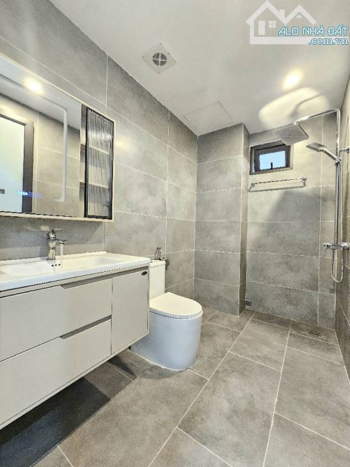 11.3 tỷ/53 m2/6 Tầng/ Cự Khối/ Gara Ô tô - 12