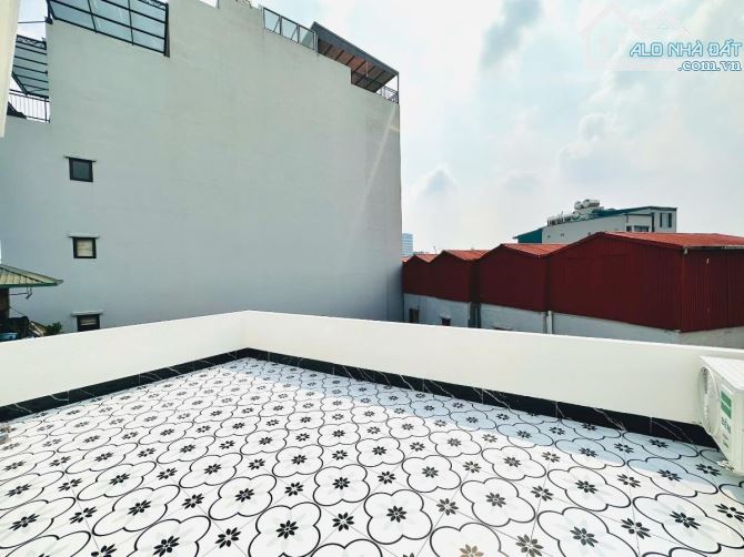 Nhà mới, ngõ to phố Thịnh Quang - Đống Đa. DT: 40m2, mt 5.5m x 7 tầng thang máy, 14.5 tỷ - 12
