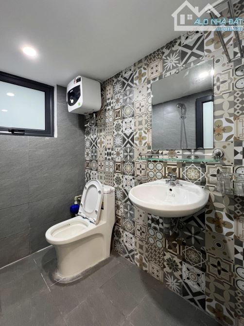 Bán Nhà Dòng Tiền CCMN Khương Đình 6 Tầng 1 Tum 17 Phòng Khép Kín Full Đồ