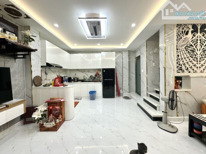 BÁN NHÀ 5 TẦNG ĐẸP - VẠN KIẾP GIÁP PHAN XÍCH LONG - (5.5x6.5) A4 - H3G THÔNG - 8.3 TỶ - 12