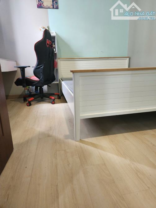 CÁCH  3 CĂN NHÀ MẶT TIỀN XE HƠI  NGANG 4.6 X12 NHÀ ĐÚC BÊ TÔNG MỚI  TÂN HƯNG Q7 - 13