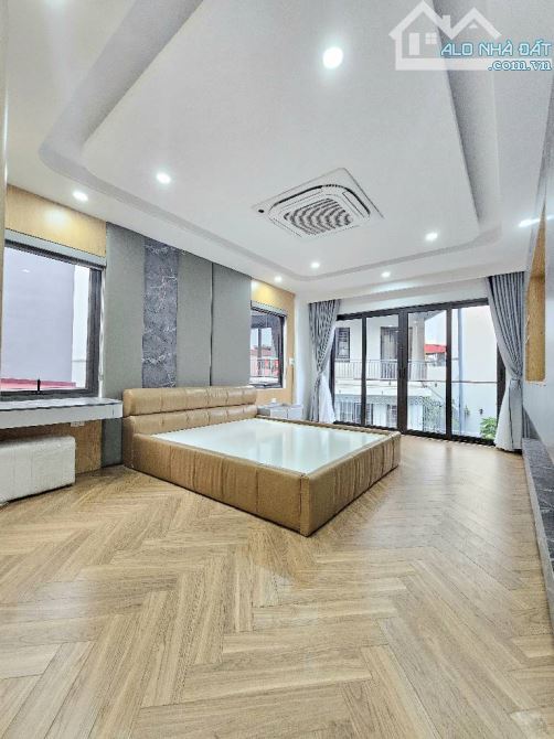 11.3 tỷ/53 m2/6 Tầng/ Cự Khối/ Gara Ô tô - 13