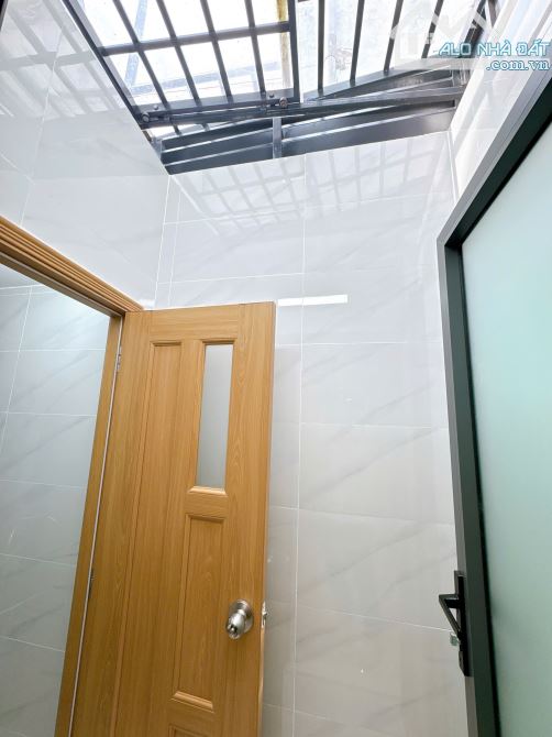 NHÀ ĐẸP MỚI SÁT MT PHẠM VĂN CHIÊU 4,5x11M - LỮNG 2 LẦU - 3PN -4WC - 6TY6. - 13