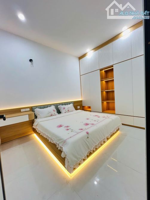 Bán căn nhà 2 tầng , 2 mặt tiền tuyệt đẹp toạ lạc ngay trung tâm thuộc kiệt  149 Trần Phú - 14