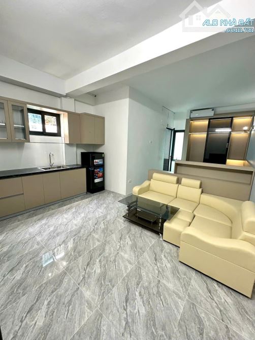 Cho Thuê CCMN 136 Chùa Láng Đống Đa 30m2 Studio Cửa Sổ Ban Công Giặt Riêng Thang Máy 14P - 15