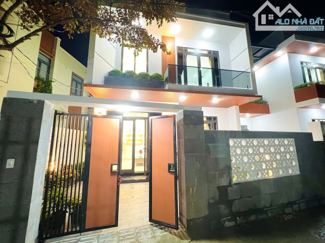 Bán căn nhà 2 tầng , 2 mặt tiền tuyệt đẹp toạ lạc ngay trung tâm thuộc kiệt  149 Trần Phú - 16