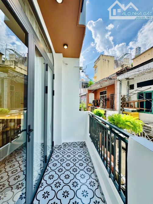 🟢 NHÀ ĐẸP CẠNH PHỐ  PHAN XÍCH LONG-DTSD: 110M2 SÀN+ 4TẦNG-3 PN-CHỈ: - 16