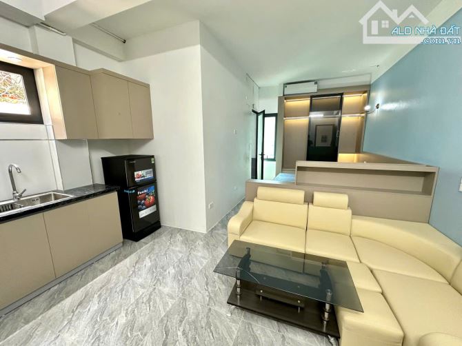 Cho Thuê CCMN 136 Chùa Láng Đống Đa 30m2 Studio Cửa Sổ Ban Công Giặt Riêng Thang Máy 14P - 16