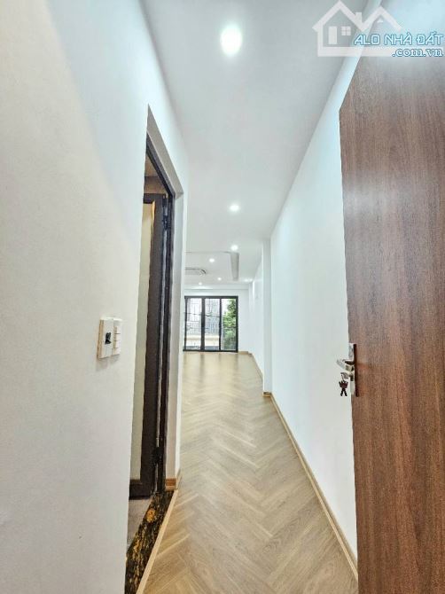 11.3 tỷ/53 m2/6 Tầng/ Cự Khối/ Gara Ô tô - 18