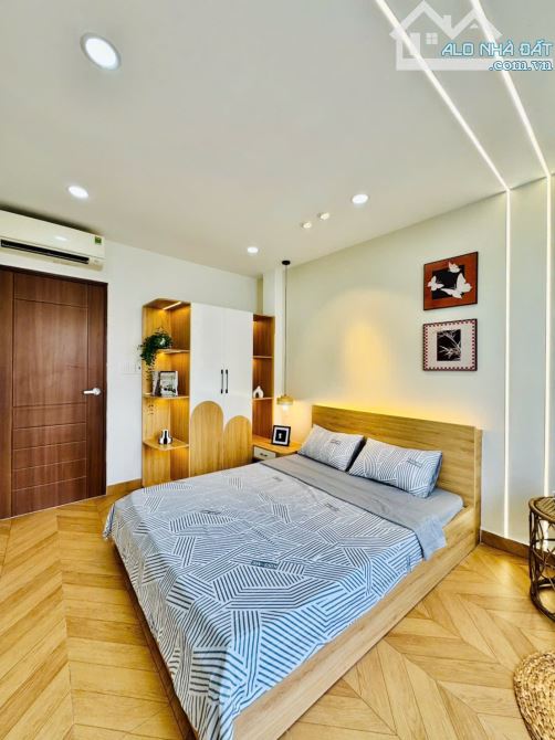 🟢 NHÀ ĐẸP CẠNH PHỐ  PHAN XÍCH LONG-DTSD: 110M2 SÀN+ 4TẦNG-3 PN-CHỈ: - 18