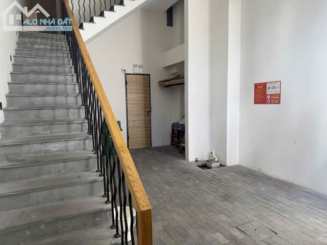 Chính chủ vừa gởi cho mình một toà căn hộ 2 mặt tiền gần sông hàn, đường 3/2, 2 mặt thoáng - 4