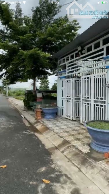 Nhà Đẹp Diện Tích Rộng 105m2  _Khu Dân Cư Long Cang Resident , Gía chỉ 2,3 TỶ - 2