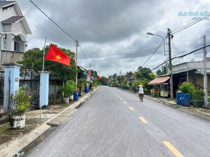 NGỘP NGỘP LÔ ĐẤT 210M2/980TR GÓC 2 MT NGUYỄN VĂN HOÀI FULL THỔ , SHR - 2