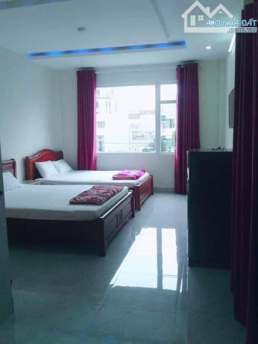 BÁN NHÀ 3 TẦNG LƯƠNG THẾ VINH -SÁT SÔNG GẦN BIỂN –DT KHỦNG 160M2 -CHỈ HƠN 10 TỶ TÍ - 2