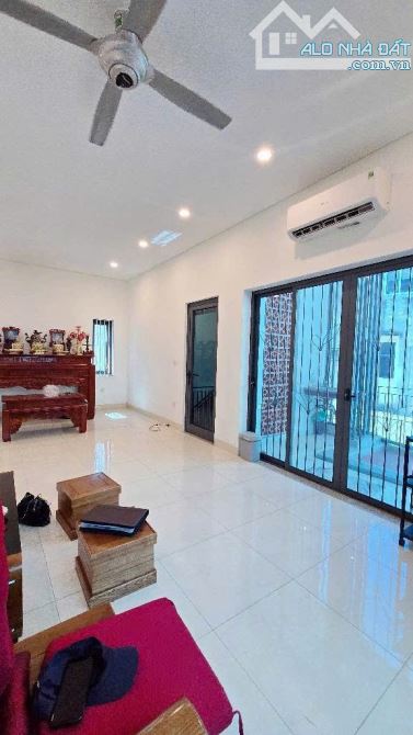 Bán căn góc Vĩnh Phúc - Hoàng Hoa thám - 8 Tỷ 5,  DT 59m, mặt tiền 7.2m, ngõ nông gần phố - 2