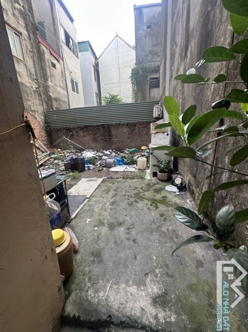 PHỐ THẠCH CẦU GẦN TƯ ĐÌNH- ĐƯỜNG Ô TÔ- KINH DOANH NHỘN NHỊP- DÂN CƯ ĐÔNG ĐÚC- TRONG ĐẤT CÓ - 2