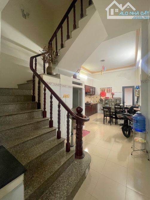 BÁN NHÀ 3 TẦNG HUỲNH TẤN PHÁT – Q7  Diện tích: 4x20m, nhà xây kiên cố – chắc chắn - 2