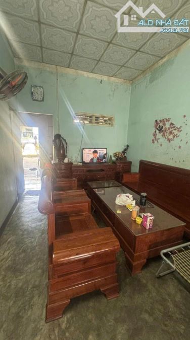 Bán nhà cấp 4 - mặt tiền đường nhựa thị trấn Diên Khánh- Diện Tích 150m2 - 2