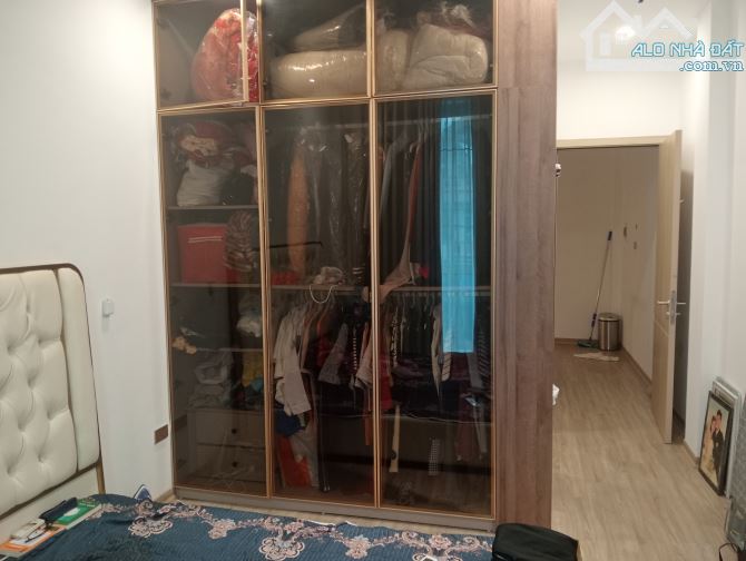 Nhà hiếm hoi còn sót lại, Nguyễn Văn Linh Long Biên 33m-5T-8,6 tỷ -Đường 5,5m oto tránh - 2