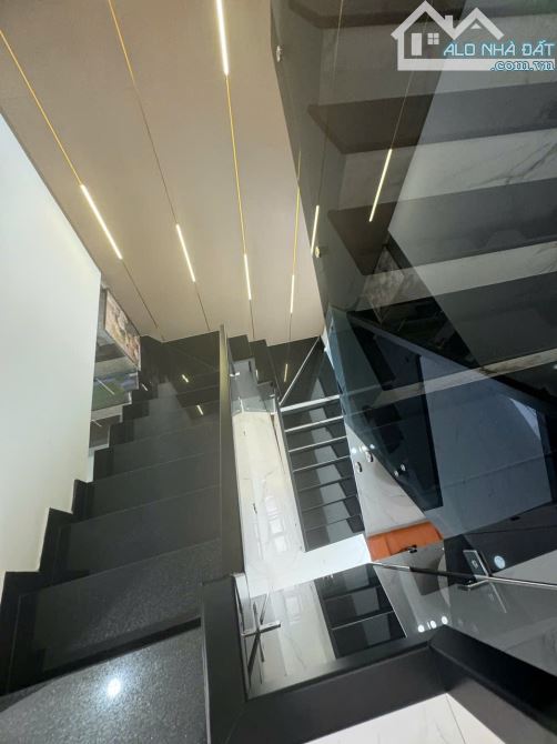 Nhà Đẹp Ngay Cạnh Đại Lộ Đông Tây (170m2) BA Tầng Kiên Cố |Trung Tâm Phố Gần Mọi Tiện Ích - 2