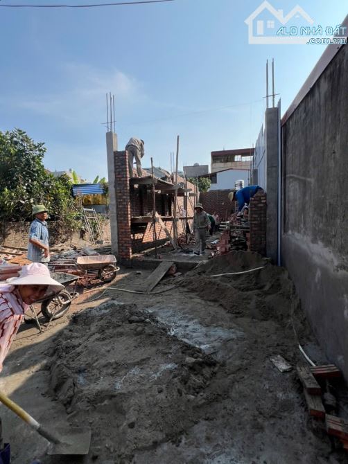 Chính chủ gửi bán duy nhất 1 căn độc lập xây 4 tầng sân cổng riêng Bùi thị từ nhiên - 2