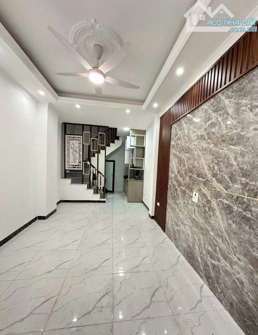 BÁN NHÀ BÁT KHỐI,CỰ KHỐI LONG BIÊN,NGÕ NÔNG THOÁNG SÁNG,5TẦNG DT 31M*GIÁ 5,45TỶ - 2