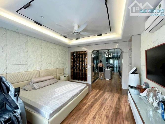 Bán nhà Đỗ Nhuận, 39m x 5 tầng, nội thất đầy đủ, lô góc thoáng sáng, nở hậu vượng khí. - 2