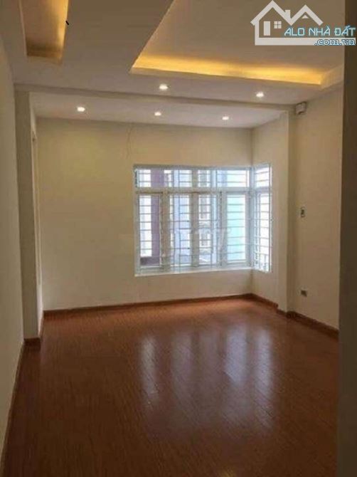 Cho thuê nhà ngõ 31 phố Trần Quốc Hoàn, Cầu Giấy. Diện tích 65m2 x 5 tầng - 25 triệu/tháng - 2