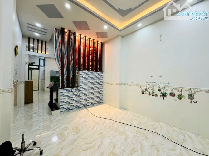 Bán nhà hẻm xe hơi thông 1 sẹc Dương Quảng Hàm (4x18m) - 2