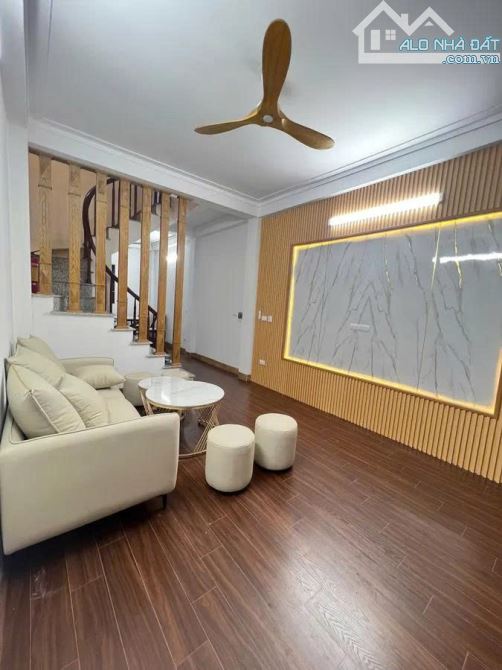 BÁN NHÀ HÀ TRÌ 3 HÀ ĐÔNG - NHÀ 32M2 X 4 TẦNG , MT 3.5M - GIÁ 6.3 TỶ - 2