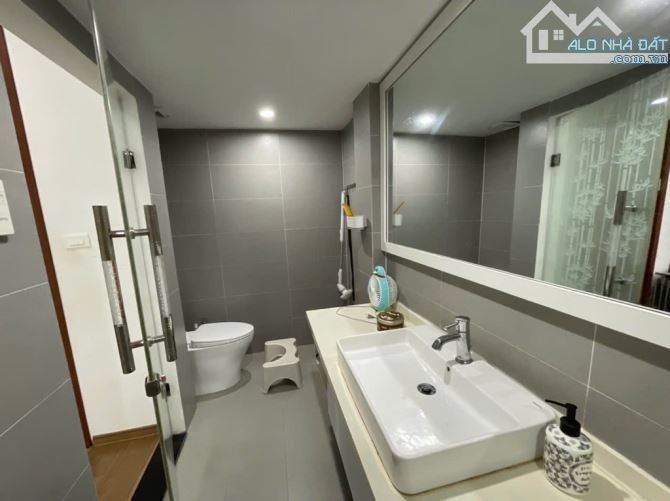 BÁN NHÀ BIỆT THỰ 122m2 NGUYỄN SƠN- Ô TÔ ĐỖ CỬA. HOA HẬU. MT 6M. HƠN 18 TỶ - 2